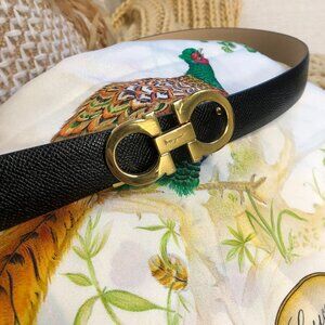 SALVATORE FERRAGAMO Reversible Black/Cream Leather Belt w Gold Tone Hardware
